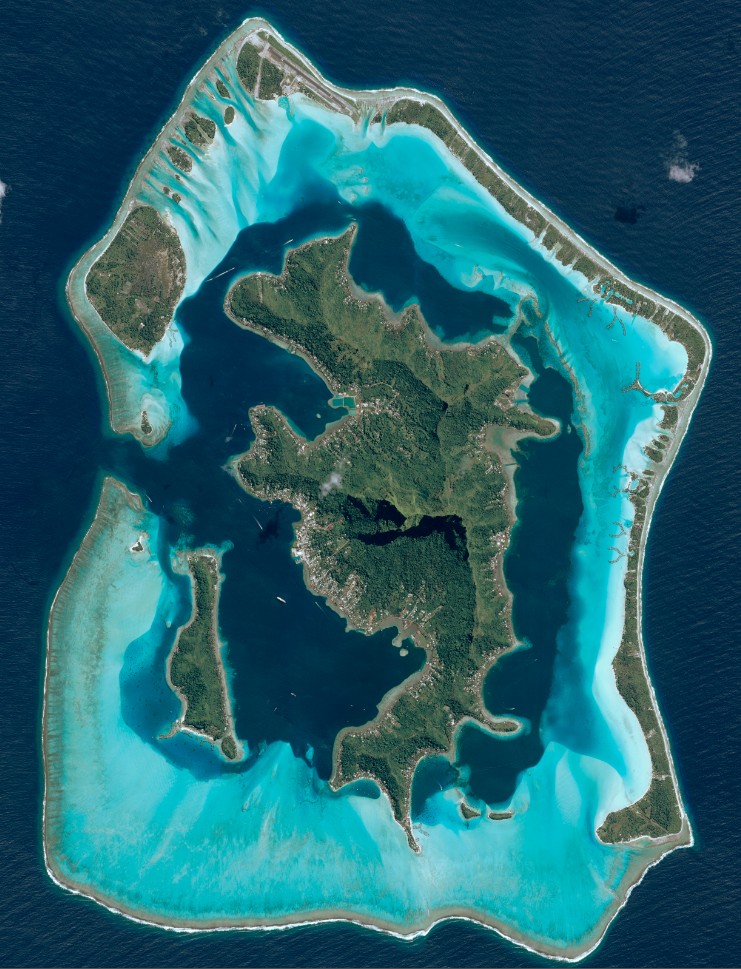 Атолл Бора-Бора, Французская Полинезия. Источник: http://www.geo-airbusds.com/en/5749-satellite-image-gallery