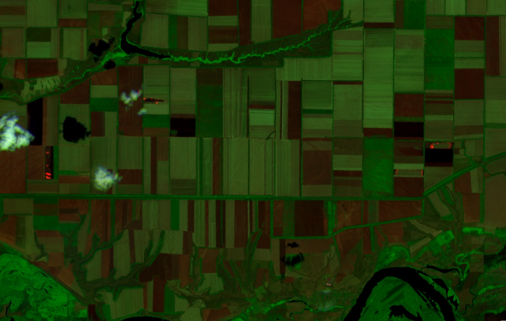 Рис.3. Фрагмент снимка Sentinel-2 от 26 июля 2024 года на Николаевское сельское поселение Ростовской области. На снимке видны пожары на сельскохозяйственных полях.