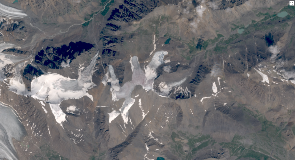 Рис.2. Фрагмент снимка КА SENTINEL-2 от 30.07.2023 на район Ледника Актру (Водопадный) в синтезе каналов «натуральные цвета»
